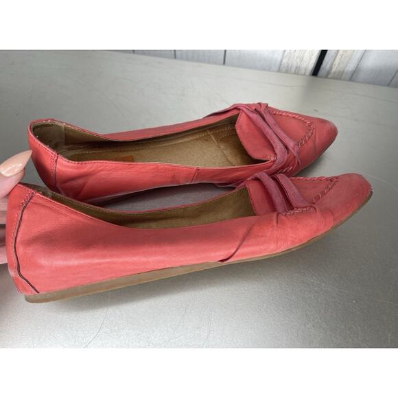 Miz Mooz Pointed Tor Flats Womens Red Leather Slip On Shoes Distressed Size 7 - Picture 4 of 6